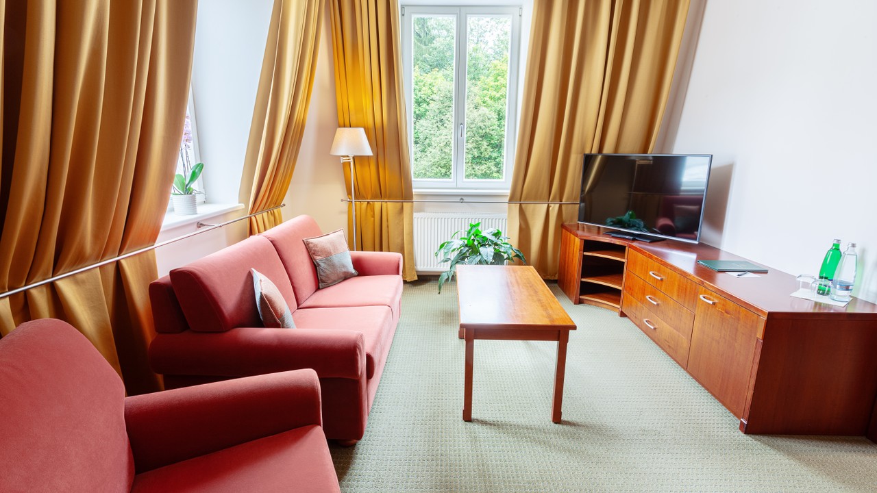 IMG_1366-HDR-Superior Suite.jpg