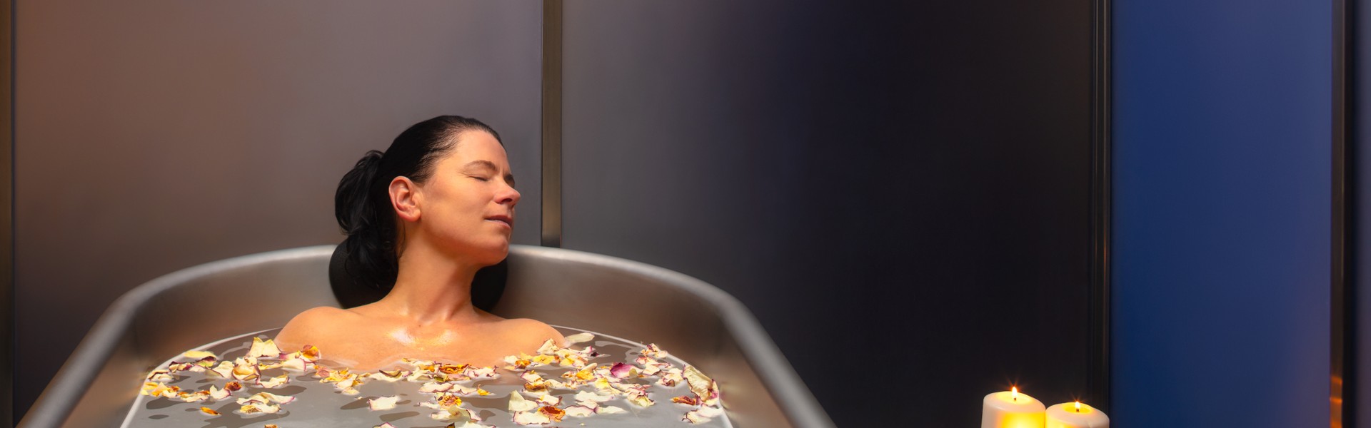 JPrerovsky_Hotel Olympia_Koupel s růží_16A9137.jpg